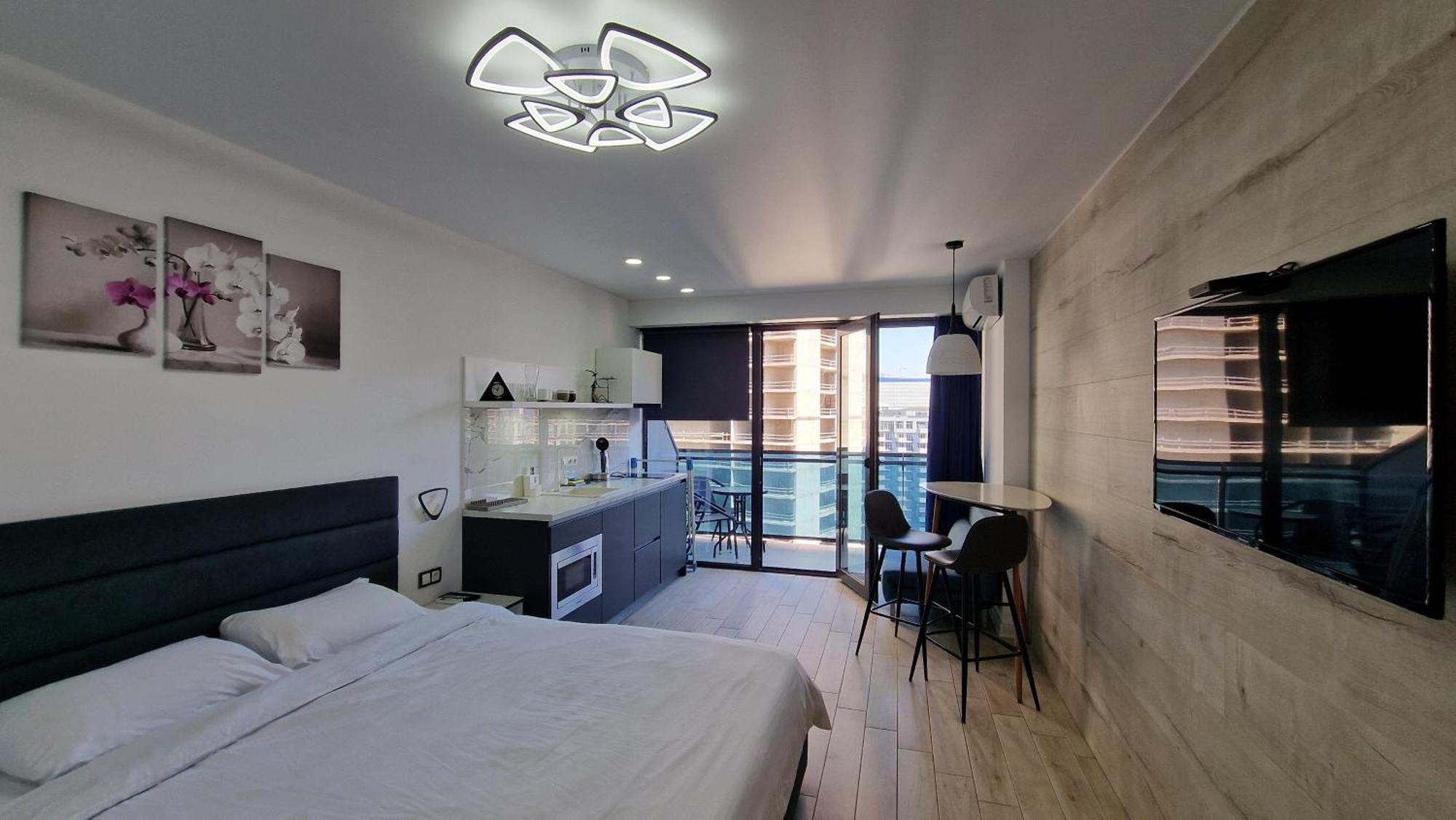 Your Beach Tower Batumi Rom bilde