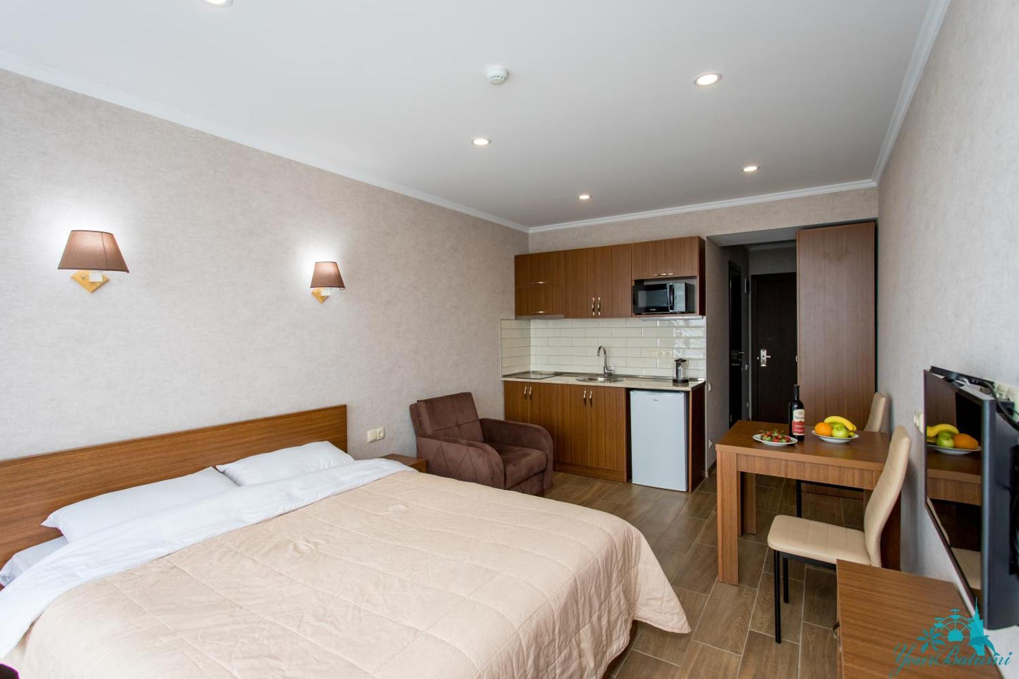 Your Beach Tower Batumi Rom bilde