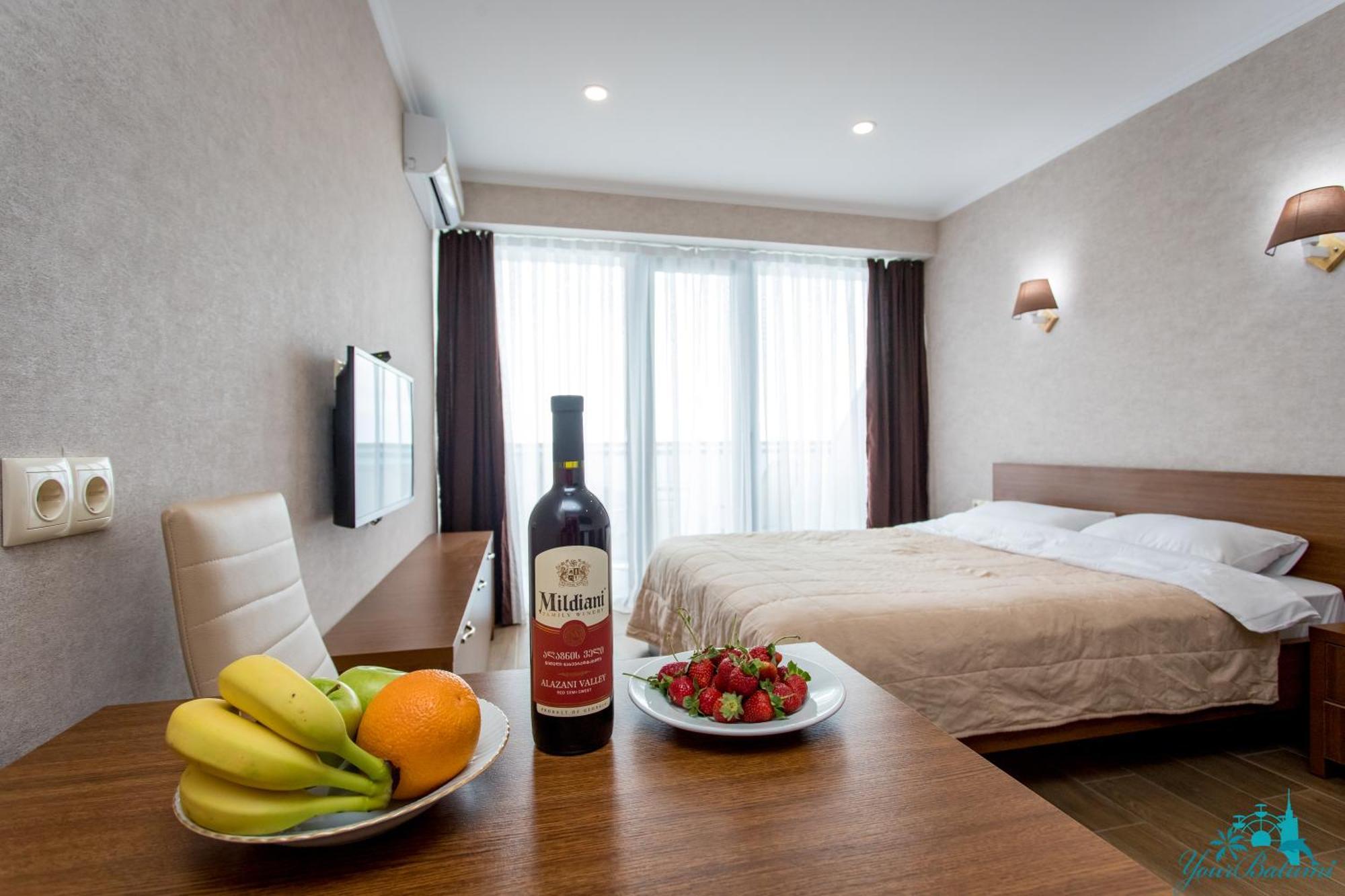 Your Beach Tower Batumi Rom bilde