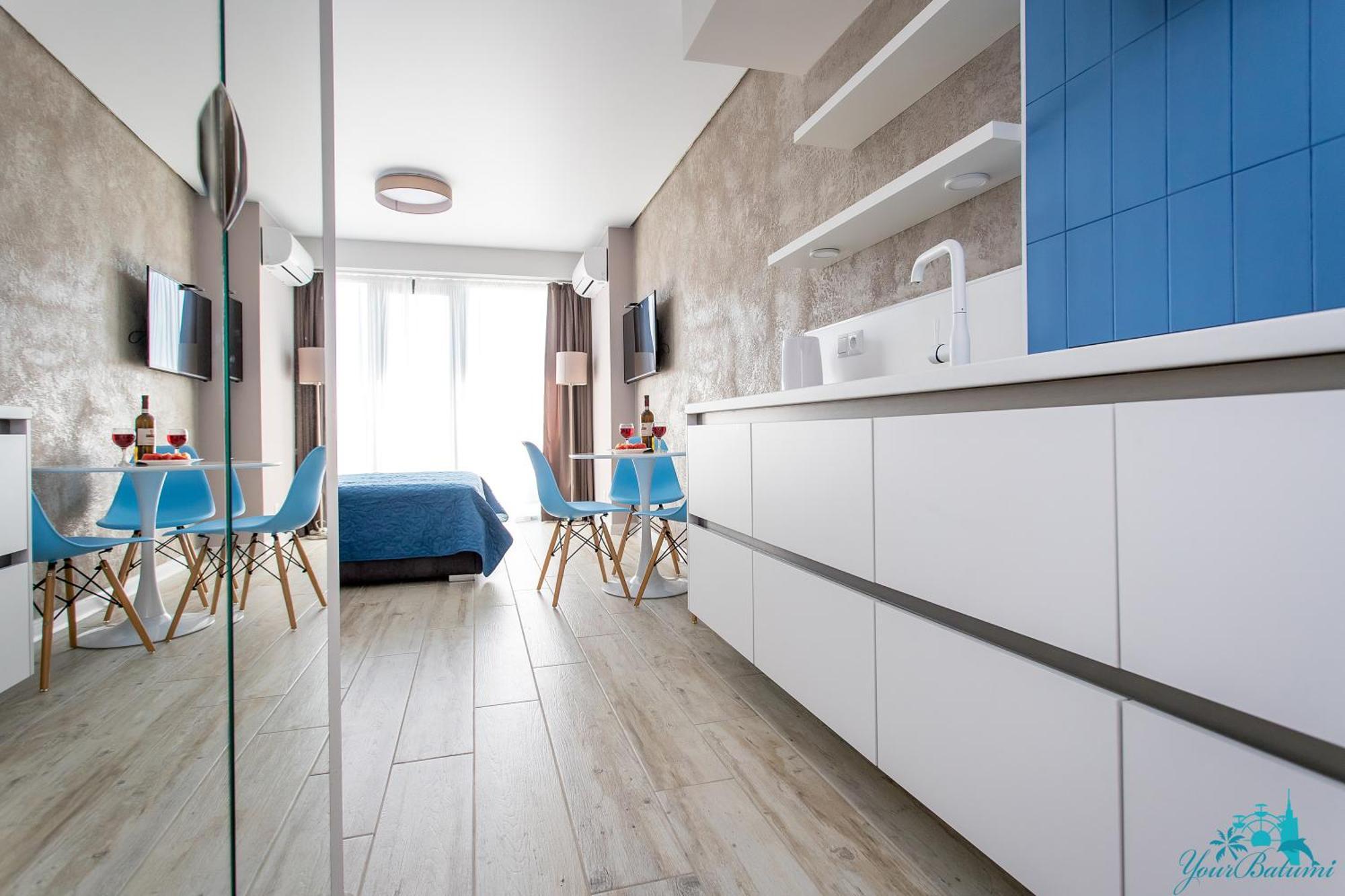 Your Beach Tower Batumi Rom bilde