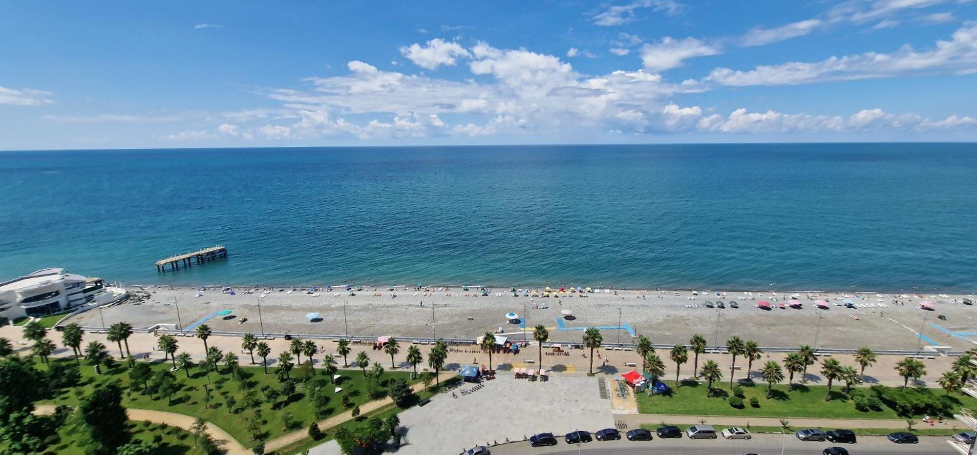 Your Beach Tower Batumi Rom bilde